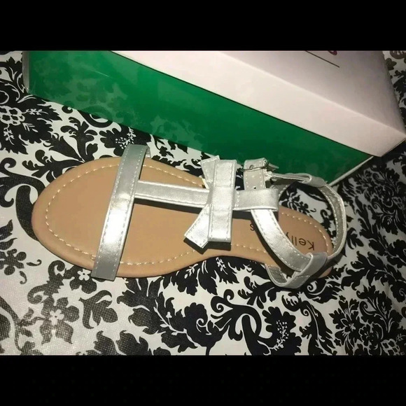 KELLY KIDS SILVER SANDAL SIZE 2 - Picture 6 of 7
